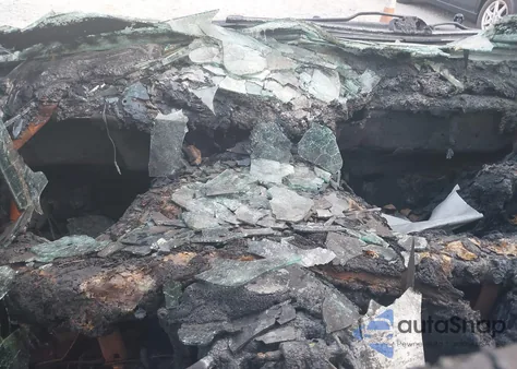 2005 Chrysler Town & Country z USA, uszkodzony, nr VIN 1C4GP45R95B295247